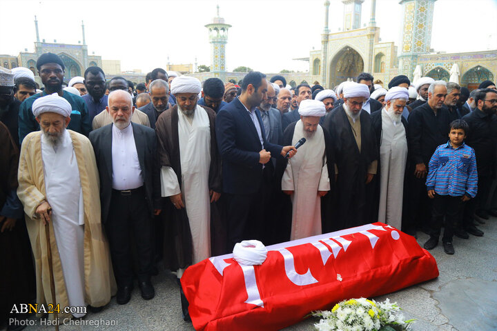 مراسم تشییع پیکر مرحوم حجت‌الاسلام نقده‌دوزان در شهر قم