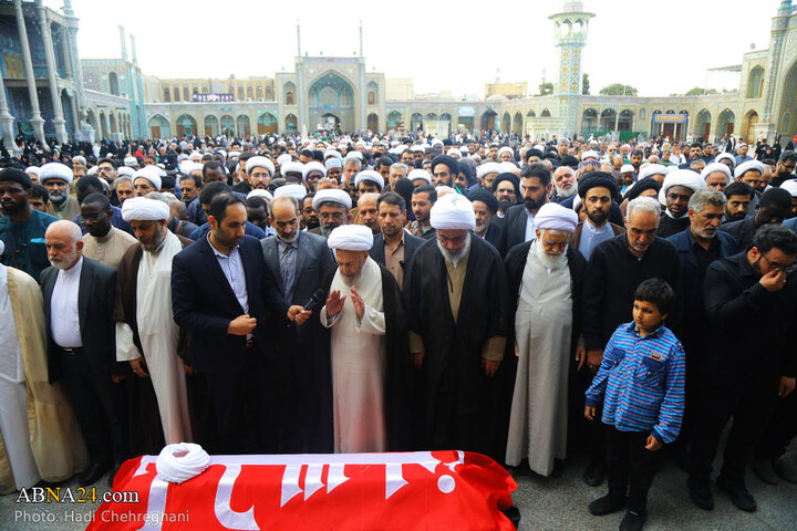 مراسم تشییع پیکر مرحوم حجت‌الاسلام نقده‌دوزان در شهر قم