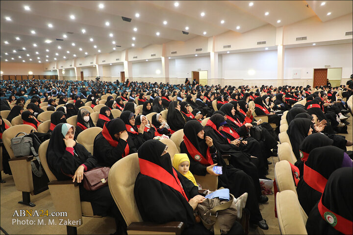 "Rapora Wêne | Sêyemîn Konferansa ‘Ragihandekarên Mihribanî û Mirovazê’ li Civata Zehrayê (s.x) ya Bajara Qomê"