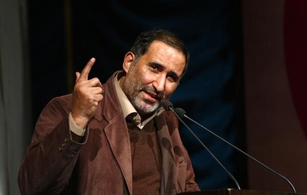 یادواره شهدای فرهنگی و معلمان آسمانی بندر کیاشهر با شعرخوانی «علیرضا قزوه» برگزار شد