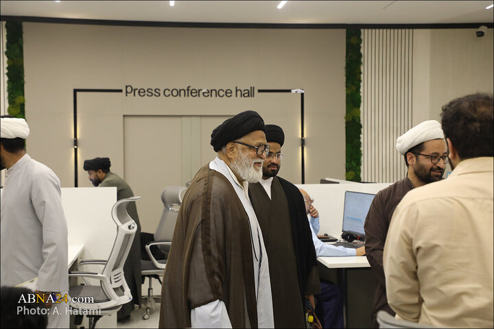 تقرير مصور/ رئيس معهد تنظيم الماكتب في لكناو الهندية يزور أبنا بقم