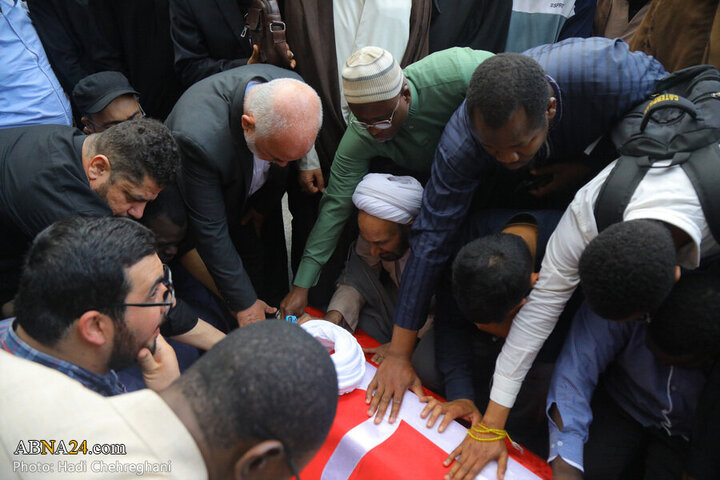 تقرير مصور/ تشييع جثمان الشيخ"نقده دوزان" في مدينة قم - 2