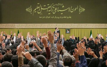 گزارش تصویری | دیدار جمعی از معلمان و فرهنگیان با رهبر انقلاب