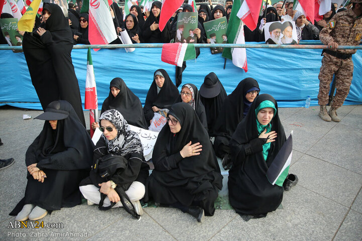 تقرير مصور| مراسم الذكرى السنوية الأولى لاستشهاد آية الله رئيسي بساحة الإمام الحسين (ع) في طهران