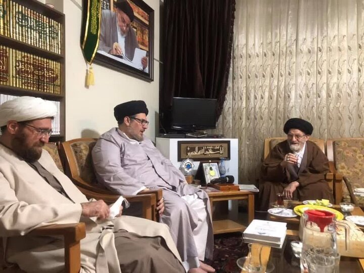 عکس | مرحوم نقده‌دوزان در کنار آیت‌الله سید محمدرضا حسینی جلالی