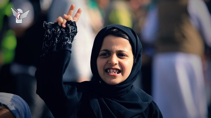 تقرير مصور| جماهير غفيرة تحتشد في مسيرة واسعة بالعاصمة اليمنية دعما واسنادا لغزة ضد المحتلين الصهاينة