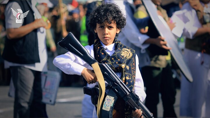 تقرير مصور| جماهير غفيرة تحتشد في مسيرة واسعة بالعاصمة اليمنية دعما واسنادا لغزة ضد المحتلين الصهاينة