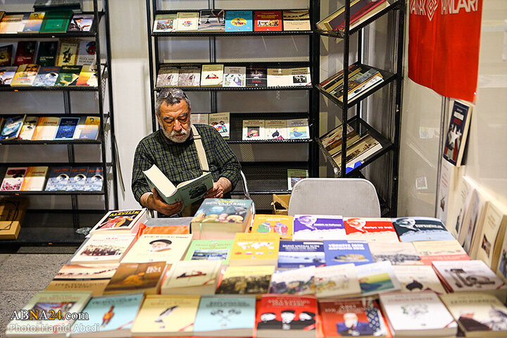 Informe fotográfico | Presencia de editoriales extranjeras en la 36.ª Feria Internacional del Libro de Teherán