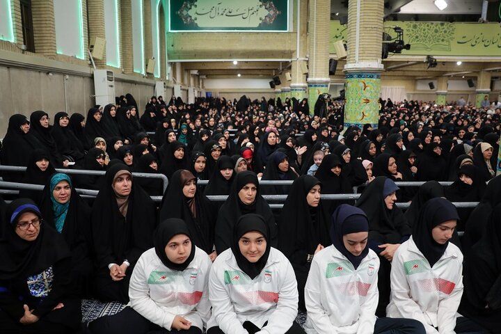 دیدار معلمان با رهبر انقلاب