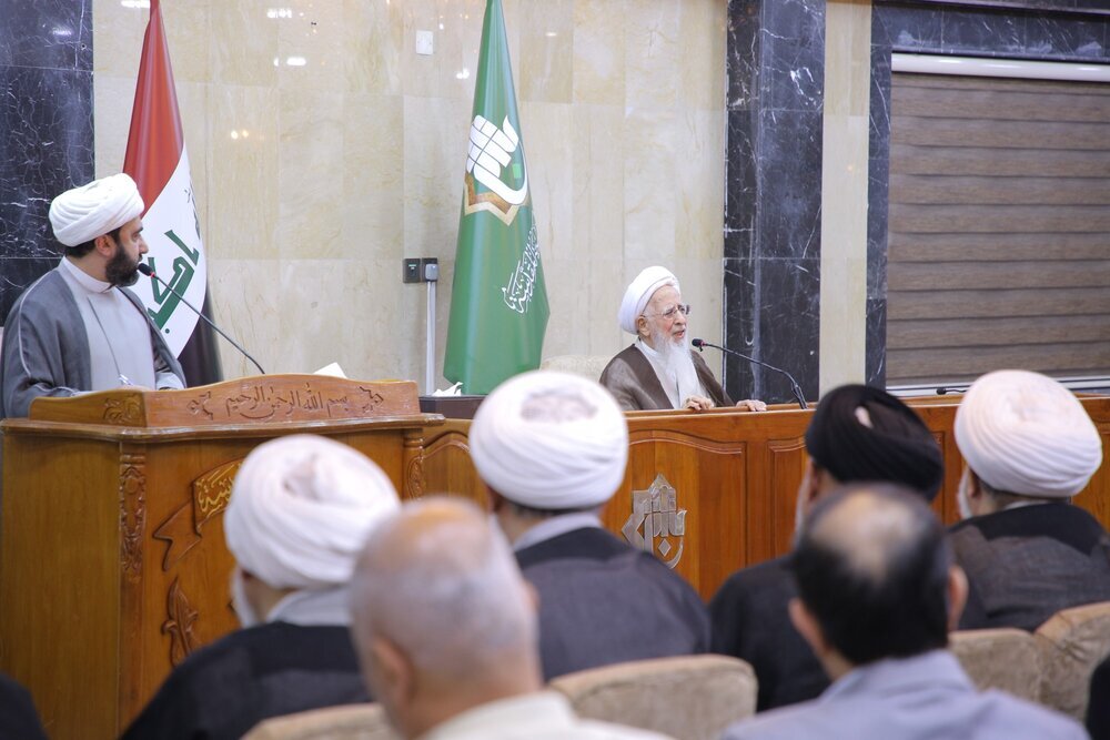 آية الله العظمى جوادي الآملي: أهل البيت (ع) هم القرآن الناطق والمهيمنون على الأنبياء السابقين