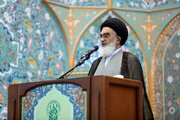 Senior cleric condemns Zionist crimes, defends Iran’s regional role