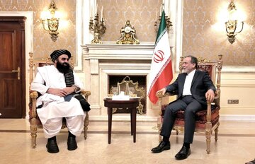 وزرای خارجه افغانستان و ایران در تهران دیدار و گفت‌وگو کردند