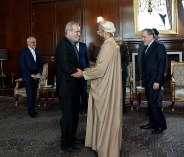 مجمع گفتگوی تهران | وزیر خارجه عمان: با رئیس‌جمهور پزشکیان درباره آینده مسالمت‌آمیزتر در منطقه گفتگو کردیم