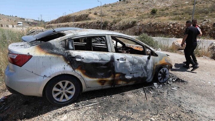 تقرير مصور| مستوطنون صهاينة يحرقون سيارات فلسطينيين في مدينة بروقين