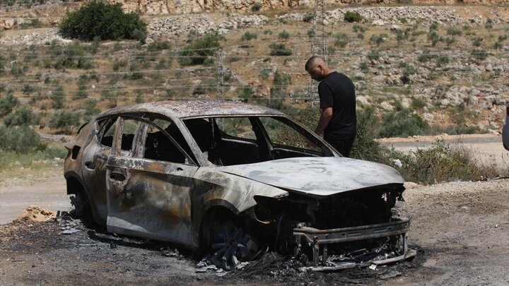 تقرير مصور| مستوطنون صهاينة يحرقون سيارات فلسطينيين في مدينة بروقين
