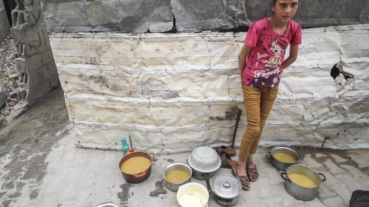 ازدحام به خاطر یک وعده غذا در غزه