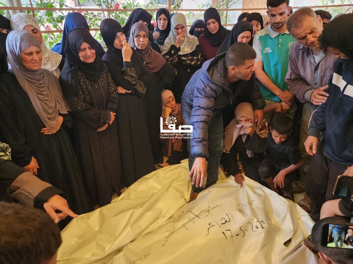 تشييع عشرات الشهداء ارتقوا بمجازر العدو في خانيونس جنوبي قطاع غزة