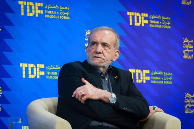 مجمع گفتگوی تهران | پزشکیان: با گفتگو، برادری، صلح و تمدن ایران را معرفی می‌کنیم