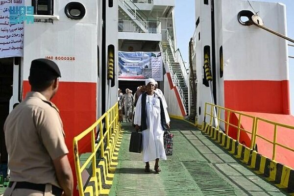 Saudi Arabia welcomes first group of Hajj pilgrims arriving by sea at Jeddah port
