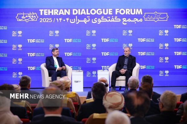 پزشکیان: ئێمە شەڕمان لەگەڵ کەس نییە پزشکیان: ئێمە شەڕمان لەگەڵ کەس نییە
