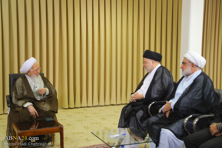 دیدار نماینده آیت‌الله سیستانی در ایران با آیت‌الله جوادی آملی