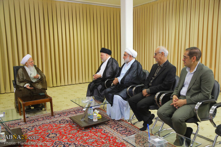 دیدار نماینده آیت‌الله سیستانی در ایران با آیت‌الله جوادی آملی