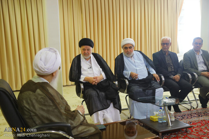 دیدار نماینده آیت‌الله سیستانی در ایران با آیت‌الله جوادی آملی