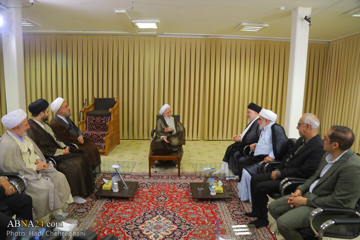 دیدار نماینده آیت‌الله سیستانی در ایران با آیت‌الله جوادی آملی