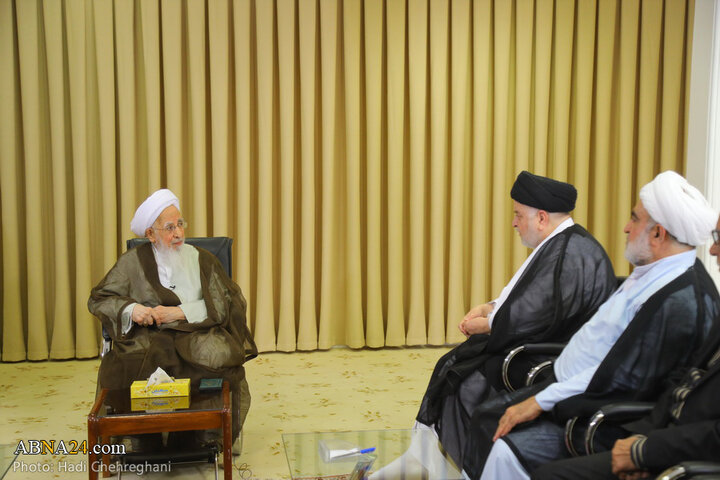 دیدار نماینده آیت‌الله سیستانی در ایران با آیت‌الله جوادی آملی