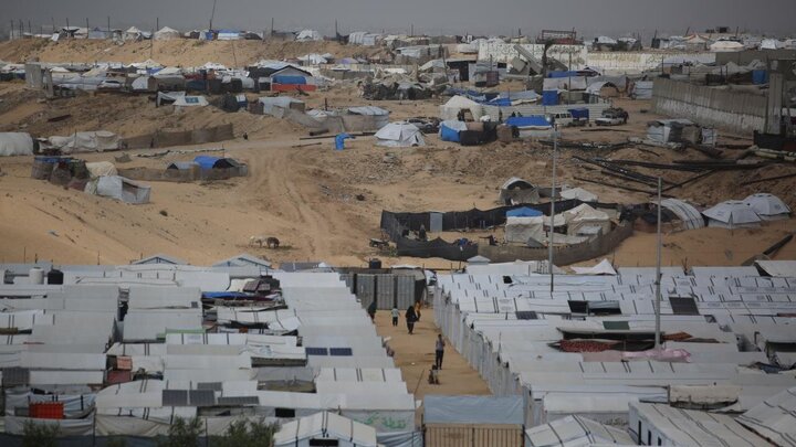 Photos: Forced displacement of Palestinians in Gaza