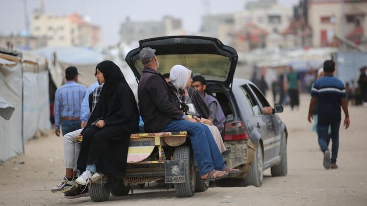 Photos: Forced displacement of Palestinians in Gaza