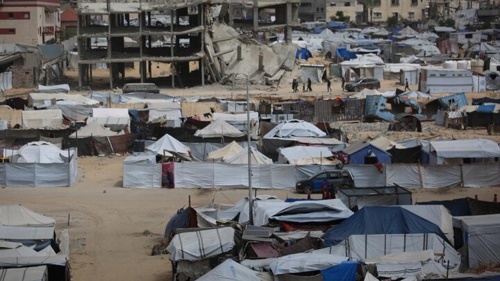 Photos: Forced displacement of Palestinians in Gaza