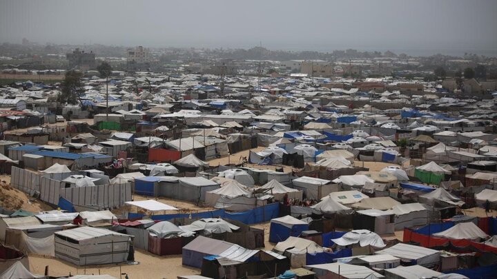 Photos: Forced displacement of Palestinians in Gaza