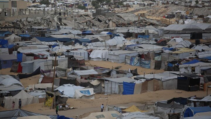 Photos: Forced displacement of Palestinians in Gaza