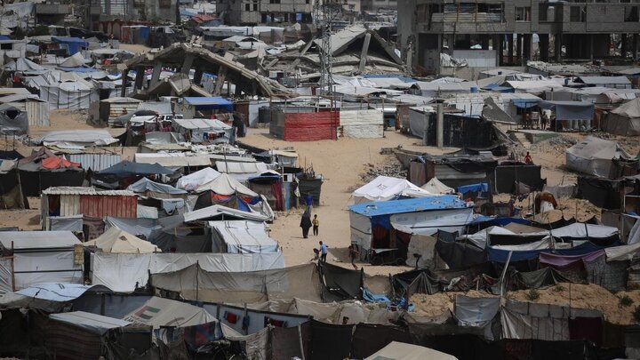 Photos: Forced displacement of Palestinians in Gaza