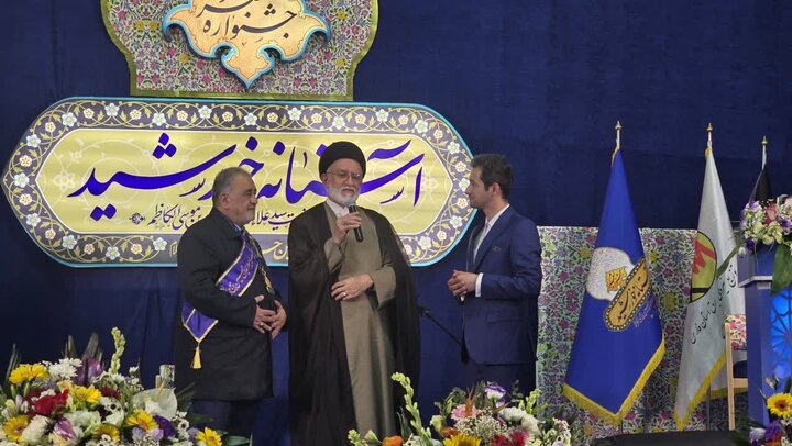 مداح حرم رضوی، خادم افتخاری حرم مطهر سید علاءالدین حسین(ع) شد