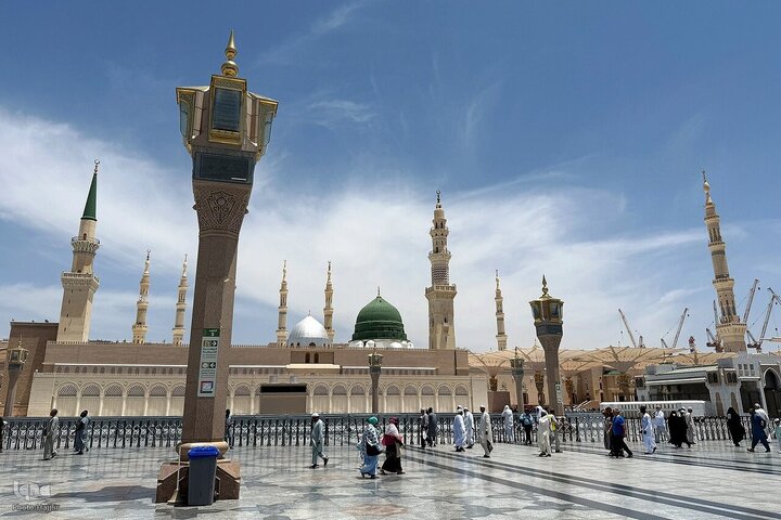 Informe fotográfico | Peregrinos visitan la Mezquita del Profeta Muhammad (la paz sea con él) antes del Hayy 2025