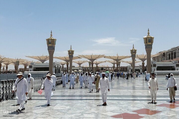 Informe fotográfico | Peregrinos visitan la Mezquita del Profeta Muhammad (la paz sea con él) antes del Hayy 2025