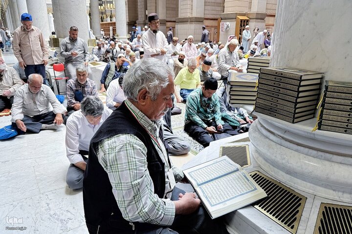 Informe fotográfico | Peregrinos visitan la Mezquita del Profeta Muhammad (la paz sea con él) antes del Hayy 2025