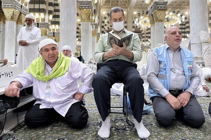 Informe fotográfico | Peregrinos visitan la Mezquita del Profeta Muhammad (la paz sea con él) antes del Hayy 2025