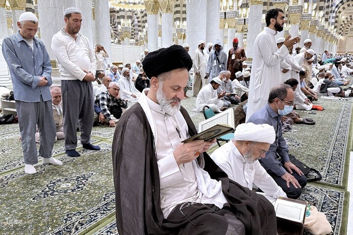 Informe fotográfico | Peregrinos visitan la Mezquita del Profeta Muhammad (la paz sea con él) antes del Hayy 2025