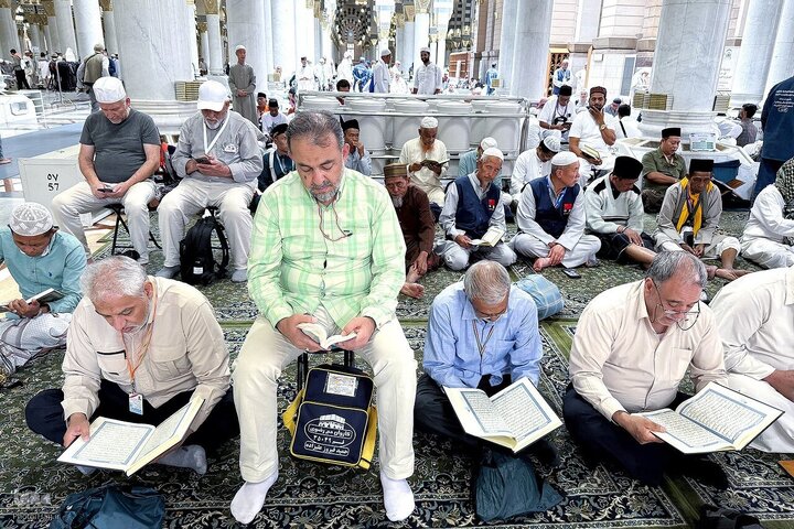 Informe fotográfico | Peregrinos visitan la Mezquita del Profeta Muhammad (la paz sea con él) antes del Hayy 2025