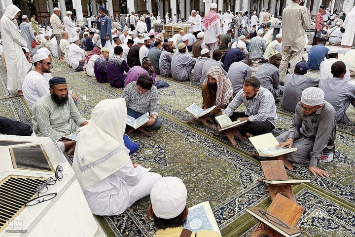 Informe fotográfico | Peregrinos visitan la Mezquita del Profeta Muhammad (la paz sea con él) antes del Hayy 2025