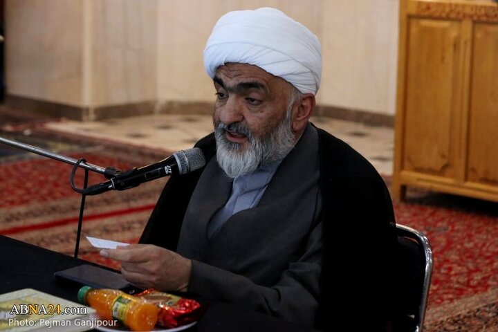 مراسم بزرگداشت حجت الاسلام نقده دوزان در حسینیه بنی فاطمه اصفهان