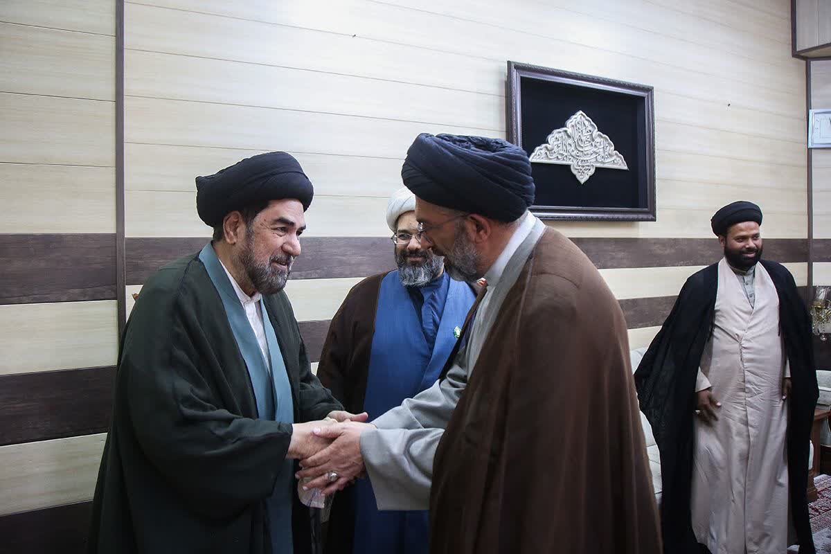 Maulana Kalbe Jawad meets CD of Holy Shrine of Lady Fatima Masuma + Photos