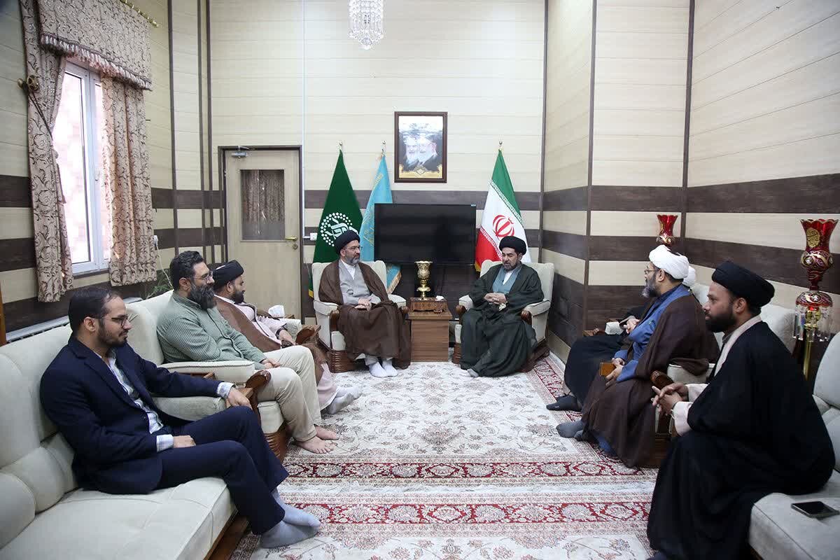 Maulana Kalbe Jawad meets CD of Holy Shrine of Lady Fatima Masuma + Photos