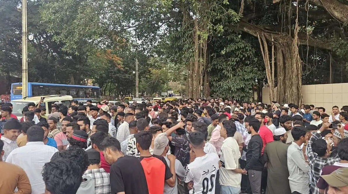 Extremists in India desecrate Quran, Islamic literature; protest held