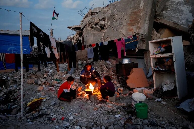 Israeli forces displace 300,000 Palestinians and kill 200 in northern Gaza