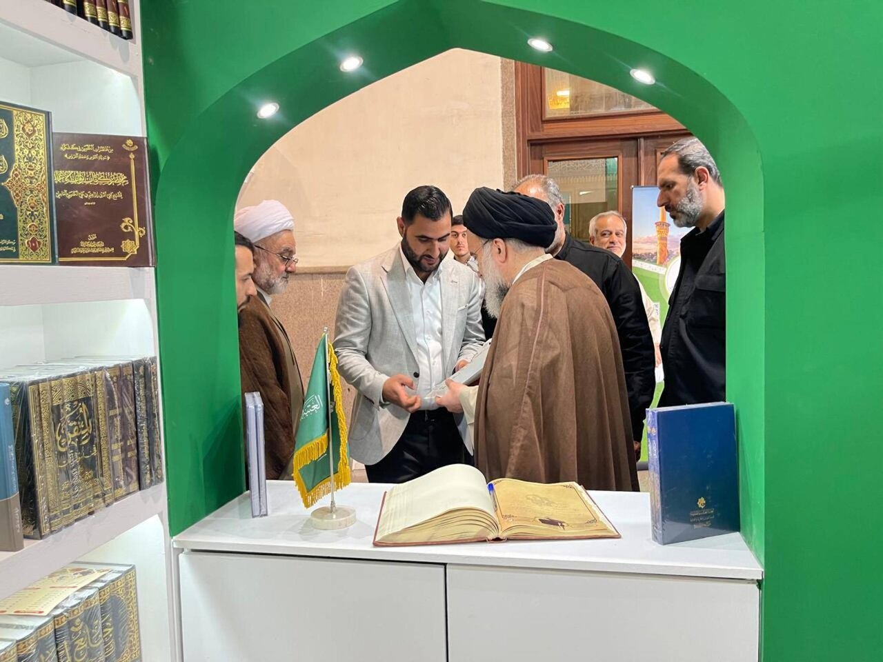 نمایشگاه کتاب تهران نمایشگاه کتاب تهران