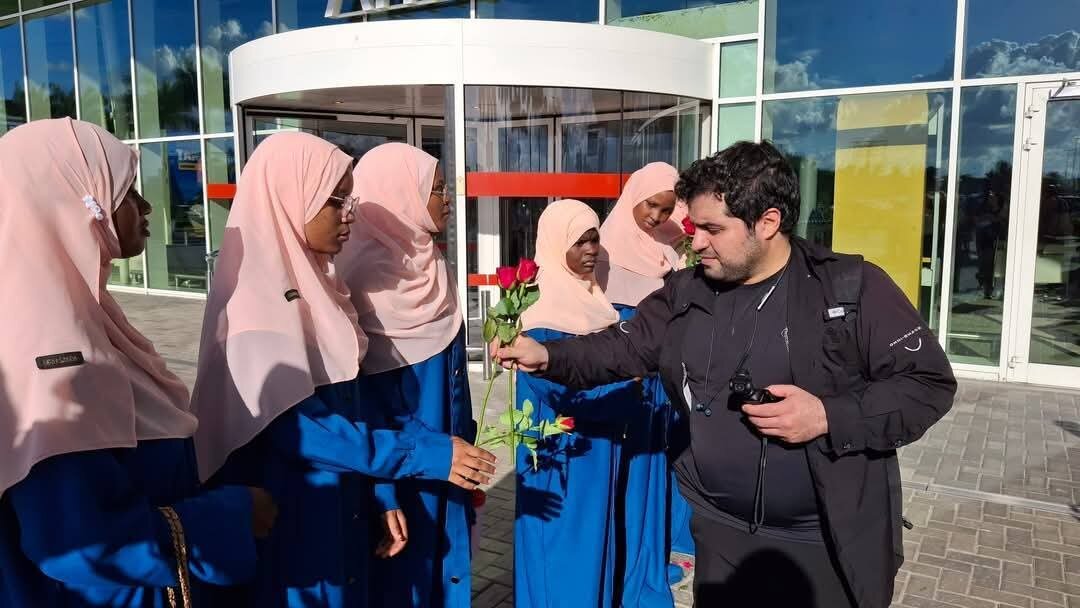 Balozi wa Iran Nchini Tanzania awapokea Wasomaji Bingwa wa Qur'an kutoka Nchini Iran katika Uwanja wa Ndege Jijini Dar-es-salaam - Tanzania+ Picha